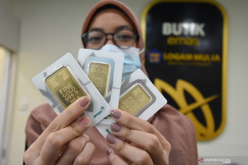 Harga emas naik 3,7 dolar AS setelah “greenback” jatuh ke terendah